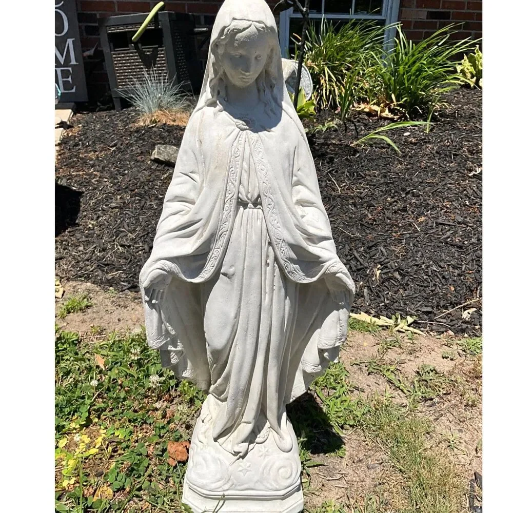 Blessed Mother Garden Statue Vintage cement Madonna Virgin Mary *pick up only*